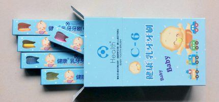 不用去日本買兒童乳牙牙刷，台灣製造也很好：健康牌幼兒乳齒牙刷
