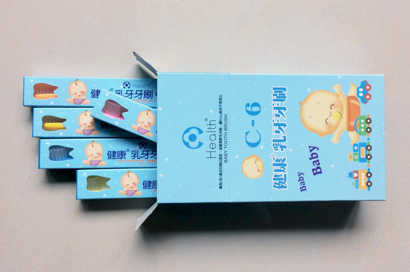 不用去日本買兒童乳牙牙刷，台灣製造也很好：健康牌幼兒乳齒牙刷