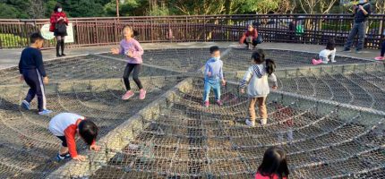 台北戶外親子景點南港公園：野餐、餵鴨、攀爬、溜滑梯